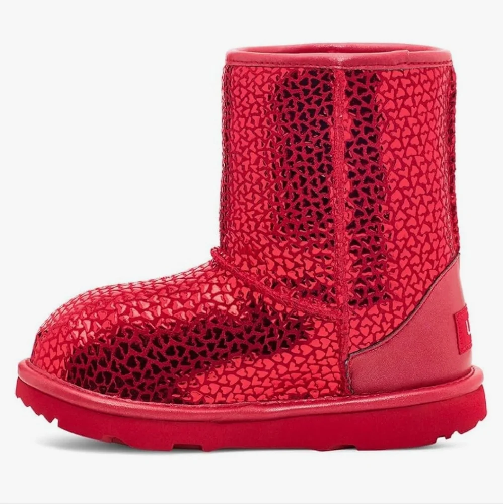 UGG Girls' Classic II Gel Hearts Boots (Youth)